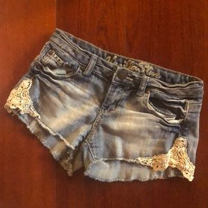 blue shorts with lace. ♡